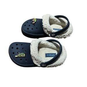CROCS Kids Navy  Fuzzy Slippers.